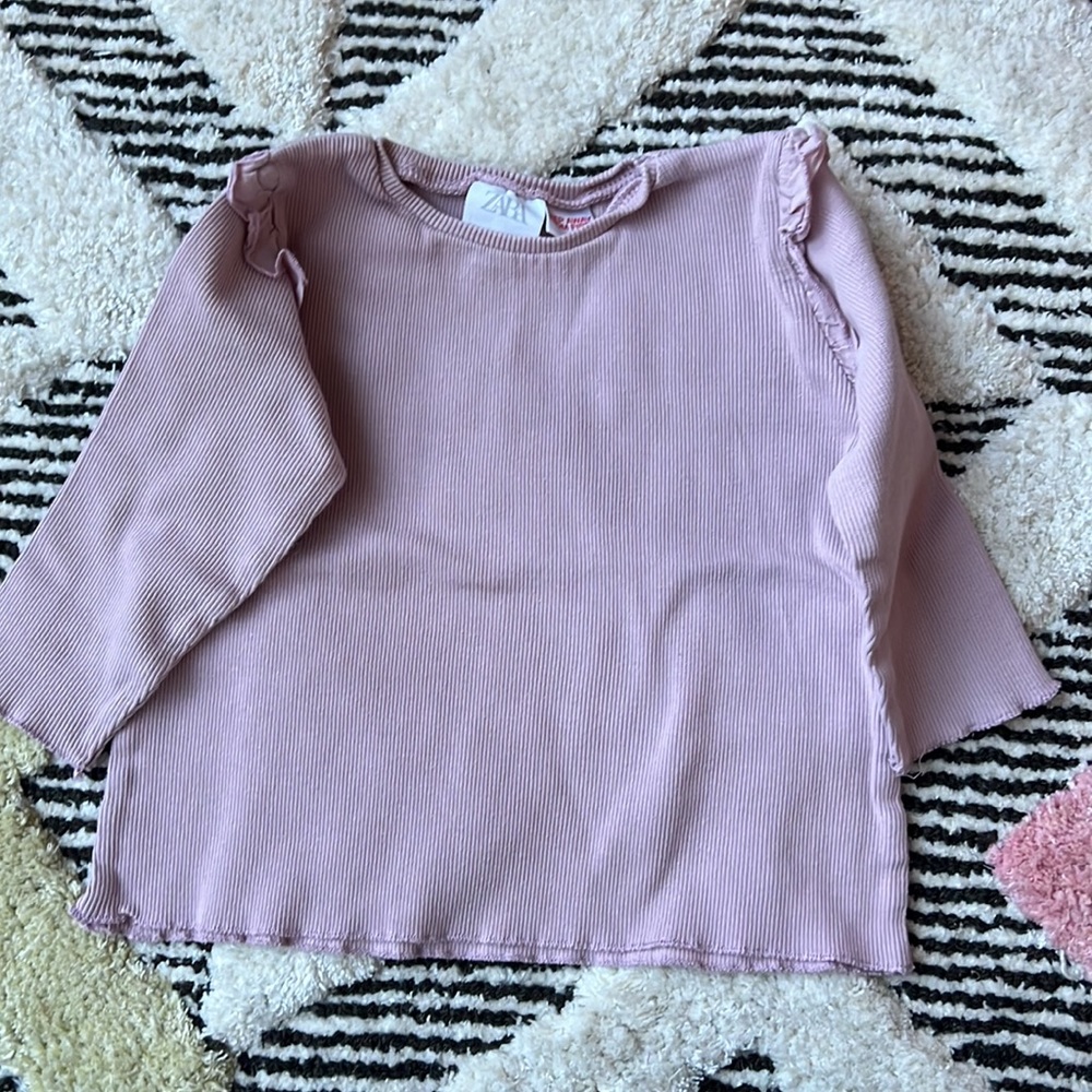 Gently Used Zara Ruffled Ribbed Top - Picture 3 of 4